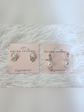 🆕️✨️YOU'RE INVITED White Pearls Clip-On Earrings E-ZComfort CLIP SET OF 2